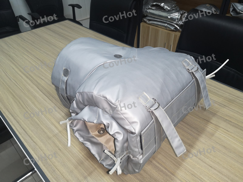 ? ? ? ?冬季氣溫逐漸變冷，我們大家自覺不自覺的都穿上了厚厚的衣服御寒。那么問題來了，我們的設備是否“穿暖”了？要不要穿些東西？穿哪些可以溫暖過冬？ ? ? ? ?石油，電力，化工等很多行業裝置每年冬季都會開展設備防凝凍工作，目的就是不凍壞一臺設備、一條管線。設備凝凍只是因為環境溫度的降低，解決這個問題常規來說不外乎就是做保溫。 ? ? ? ?為此，科好特開發了可以與閥門及設備一同工作的可拆裝保溫產品，安裝和拆卸變得容易，可反復使用。<a href=http://www.changjiangwf.com.cn/e/tags/?tagname=%E9%98%80%E9%97%A8%E4%BF%9D%E6%B8%A9 target=_blank class=infotextkey>閥門保溫</a>產品用材屬于輕質柔性無石棉材料，在高度復雜和狹窄的區域同樣可以很好使用，無論是截止閥、球閥等均可安裝。通常用戶只需提供閥門名稱型號和同一型號數量清單即可訂購相應的可拆卸<a href=http://www.changjiangwf.com.cn/e/tags/?tagname=%E9%98%80%E9%97%A8%E4%BF%9D%E6%B8%A9%E5%A5%97 target=_blank class=infotextkey><a href=http://www.changjiangwf.com.cn/e/tags/?tagname=%E9%98%80%E9%97%A8%E4%BF%9D%E6%B8%A9 target=_blank class=infotextkey>閥門保溫</a>套</a>了，特殊類型需要提供詳細規格或尺寸?？刹鹦?a href=http://www.changjiangwf.com.cn/e/tags/?tagname=%E9%98%80%E9%97%A8%E4%BF%9D%E6%B8%A9 target=_blank class=infotextkey>閥門保溫</a>產品外觀漂亮整潔、表面可擦洗，環保，無污染。 ? ? ? ?給閥門穿上“保暖衣”，給企業“錦上添花”！